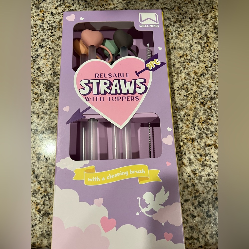 Reusable straws with heart toppers